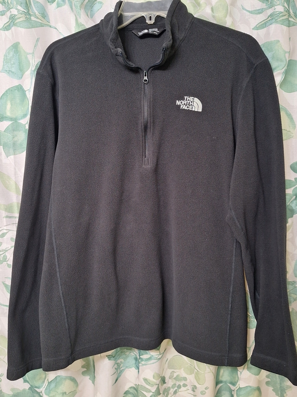 The North Face Black Quarter-Zip Mens Fleece Pullover Large